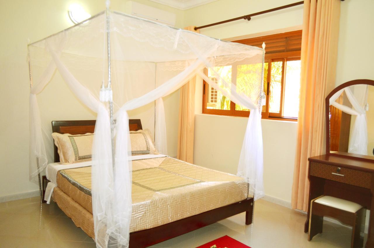The Palms Beach Hotel And Restaurant Limited Entebbe Exteriér fotografie