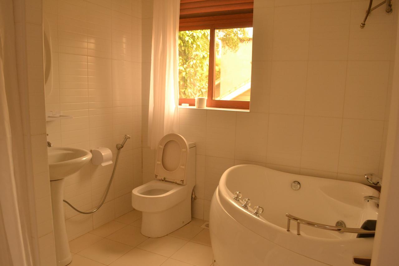 The Palms Beach Hotel And Restaurant Limited Entebbe Exteriér fotografie